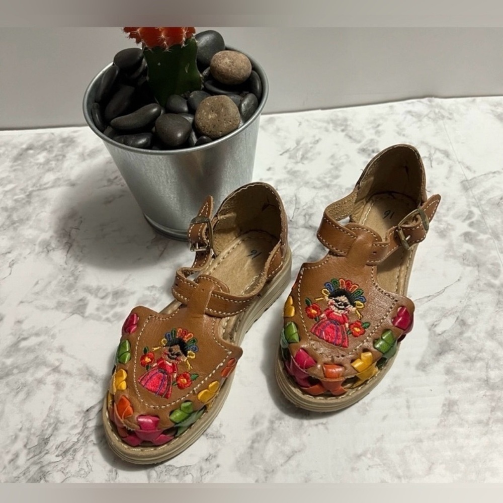 Huarache Girls US 10”Sandals Leather Girl Colorful Mexico
Huaraches Floral
